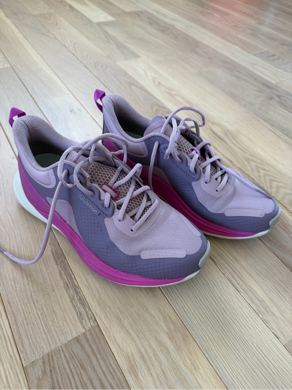 Lululemon Blissfeel Trail Run Women’s Lightweight Purple Pink Lace Up Sneaker 8